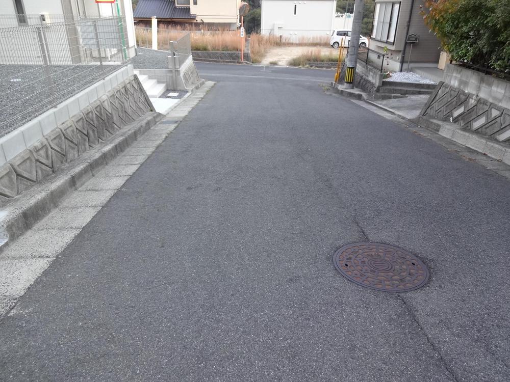 Local photos, including front road. Local (11 May 2013) Shooting