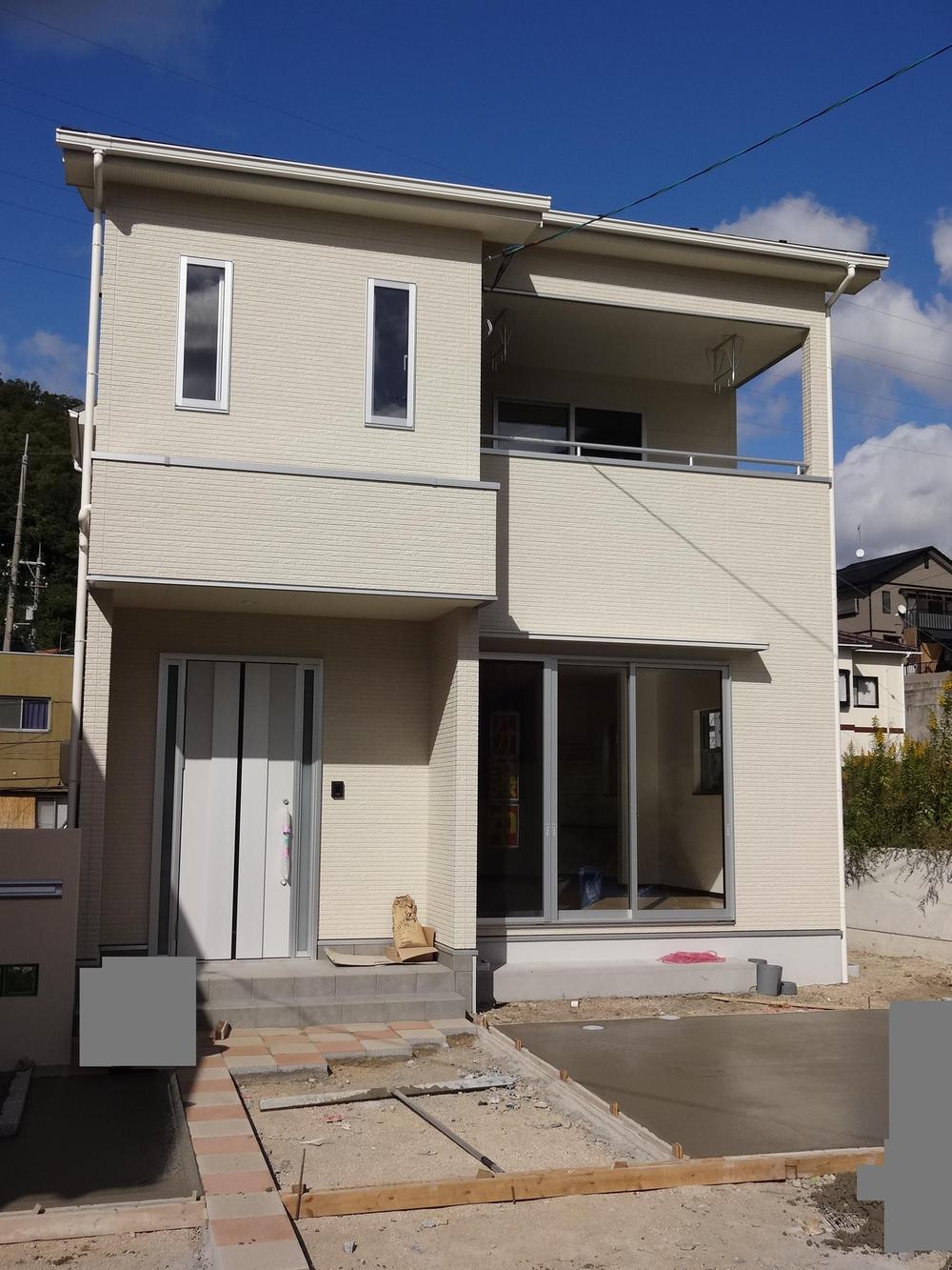 Local appearance photo. Local (10 May 2013) Shooting