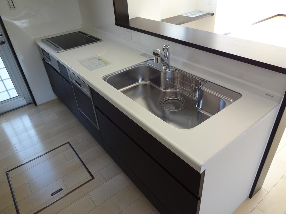 Kitchen. Indoor (10 May 2013) Shooting