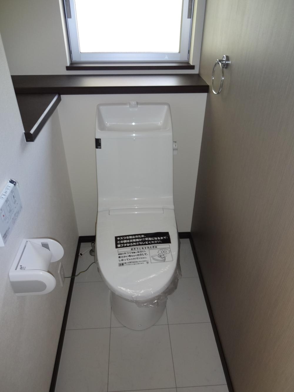 Toilet. Indoor (10 May 2013) Shooting