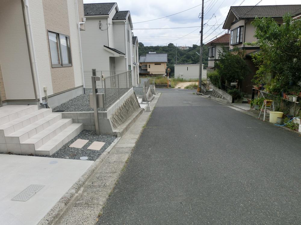 Local photos, including front road. (September 2013) Shooting