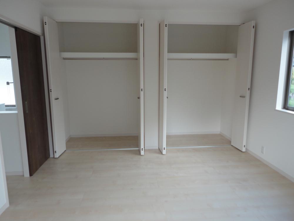 Non-living room. Closet is two places with depth in the main bedroom of 8 quires. It is an excellent thing to be separated by a husband and wife!