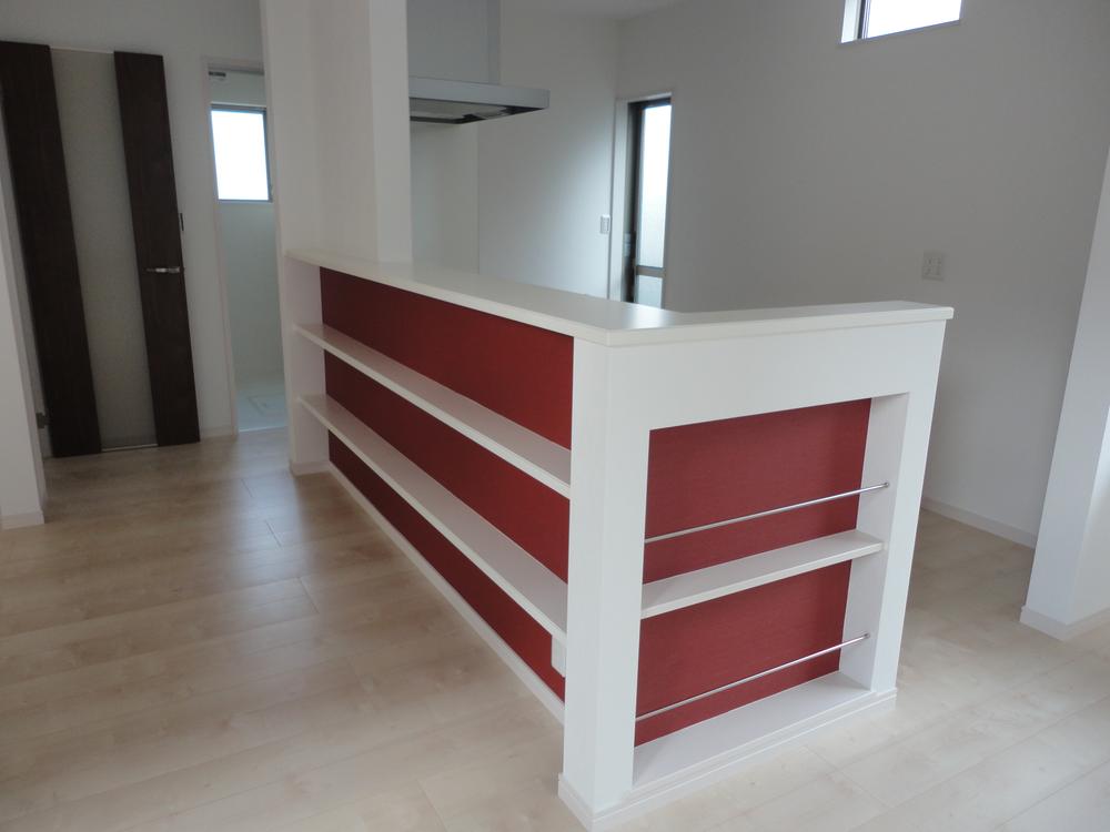 Other introspection. Shelf using the kitchen back. As a magazine rack, As cabinet, Applications will spread to freely!