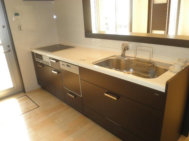 Same specifications photo (kitchen)