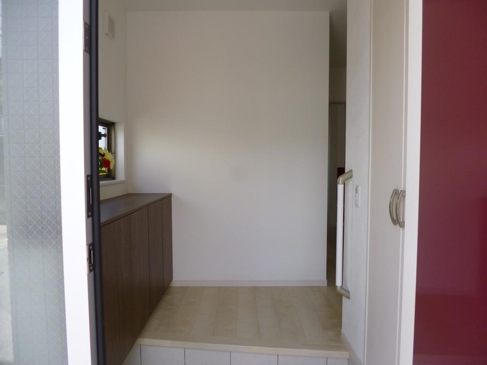 Entrance. (November 2013) Shooting