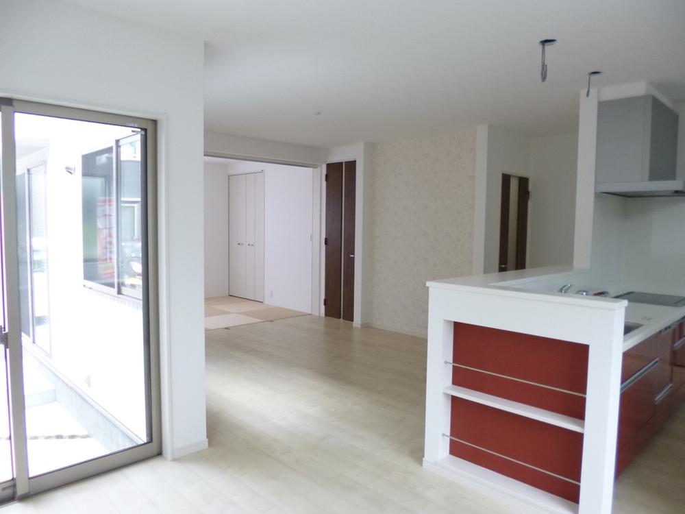 Living. (November 2013) Shooting