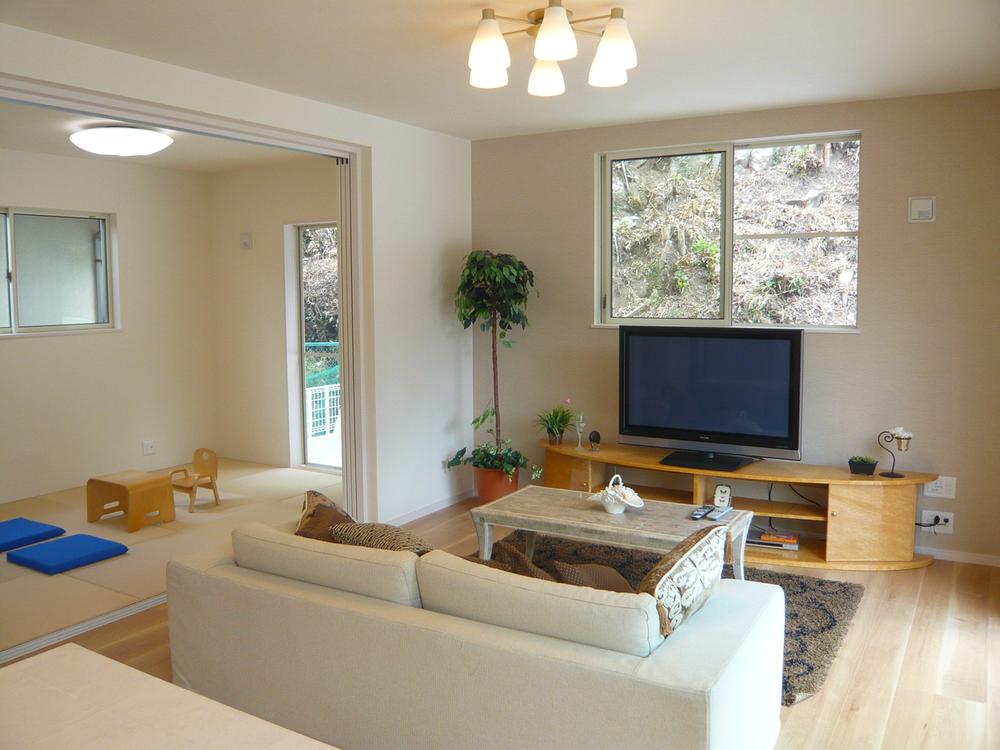 Living. Local (09 May 2013) Shooting