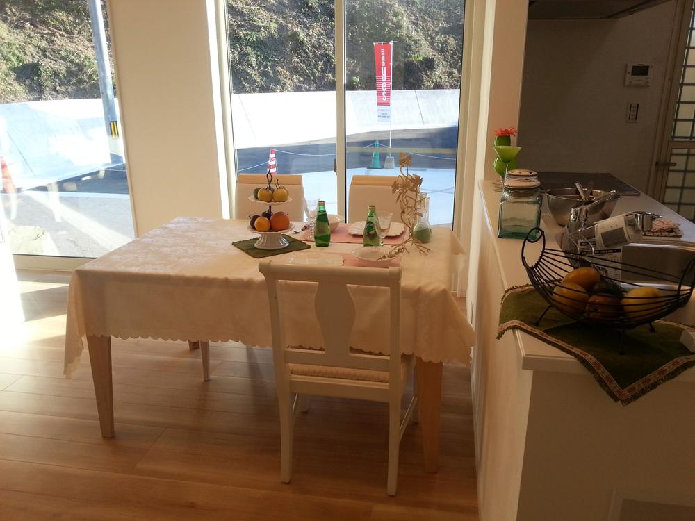 Living. Local (09 May 2013) Shooting