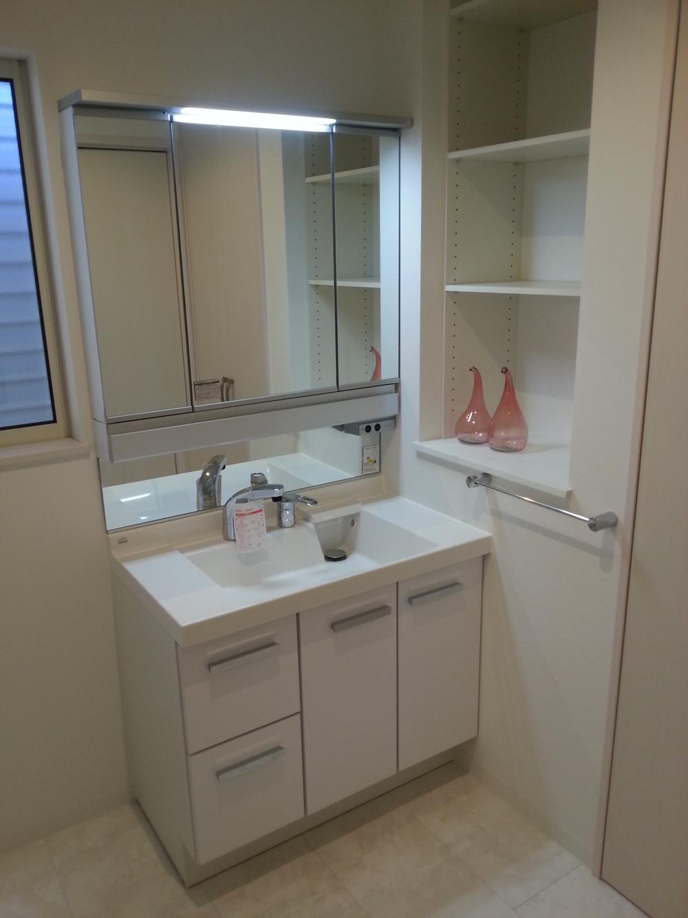 Wash basin, toilet. Local (09 May 2013) Shooting