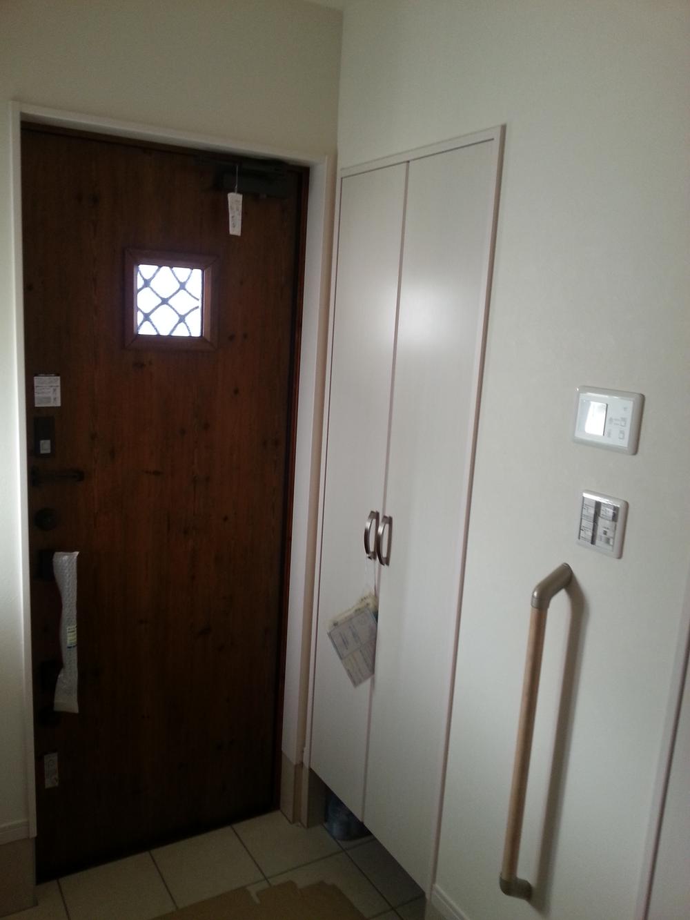 Entrance. Local (09 May 2013) Shooting