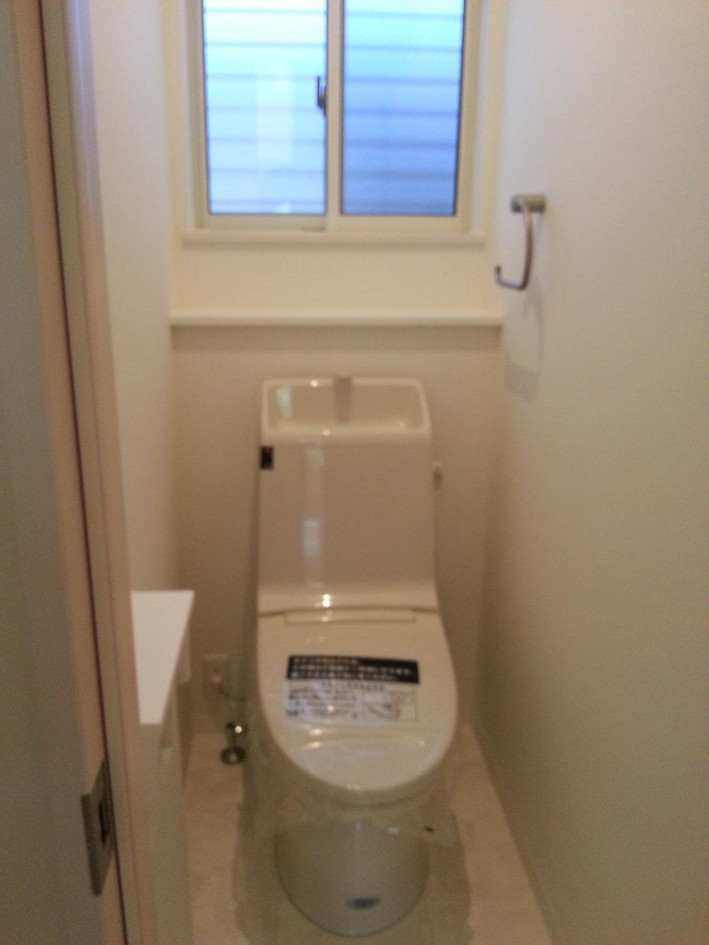 Toilet. Local (09 May 2013) Shooting