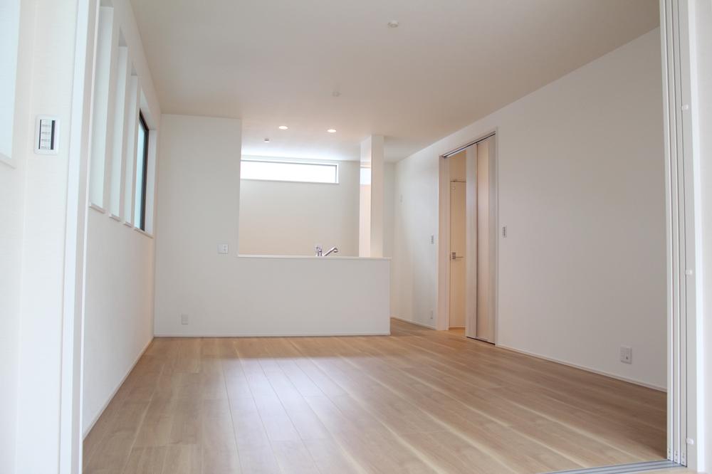 Living. Family gatherings in the spacious living room.