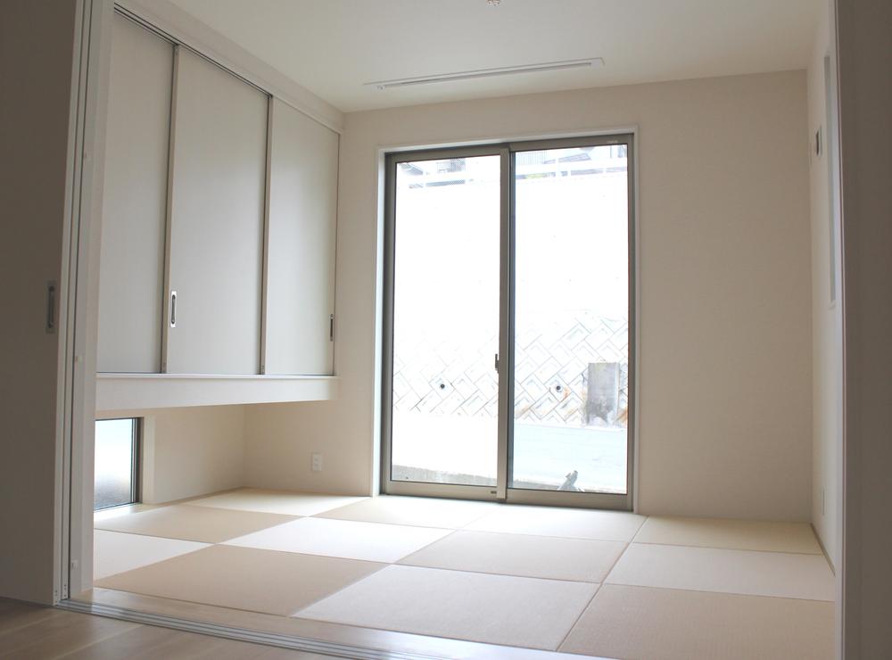 Other local. Japanese-style room is Yu' in the light shining Japanese-style room Tarri.