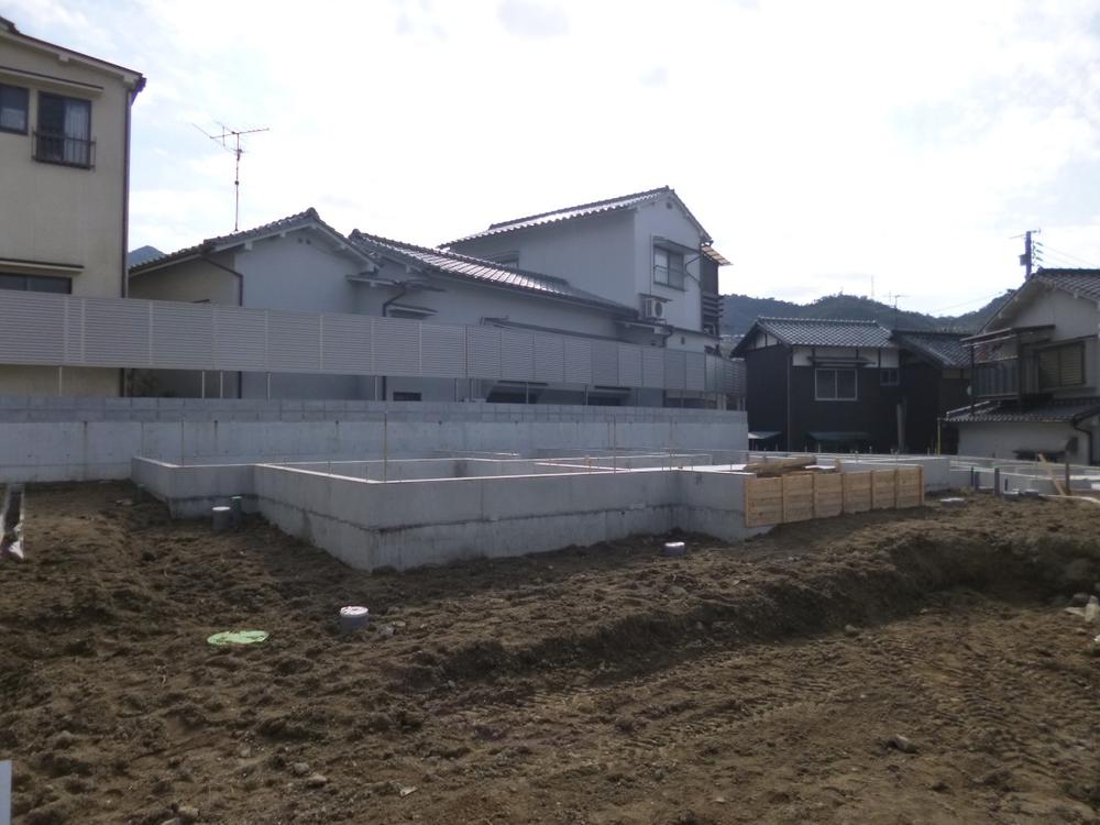 Local photos, including front road. (November 2013) Shooting