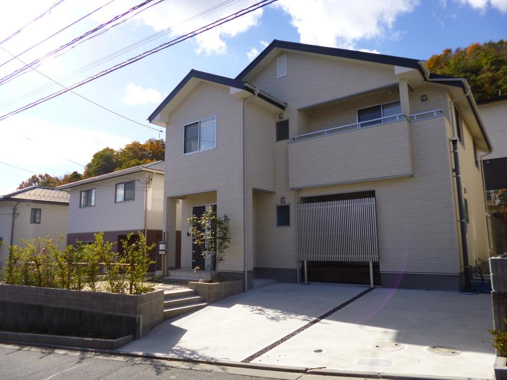 Local appearance photo. Local (11 May 2013) Shooting