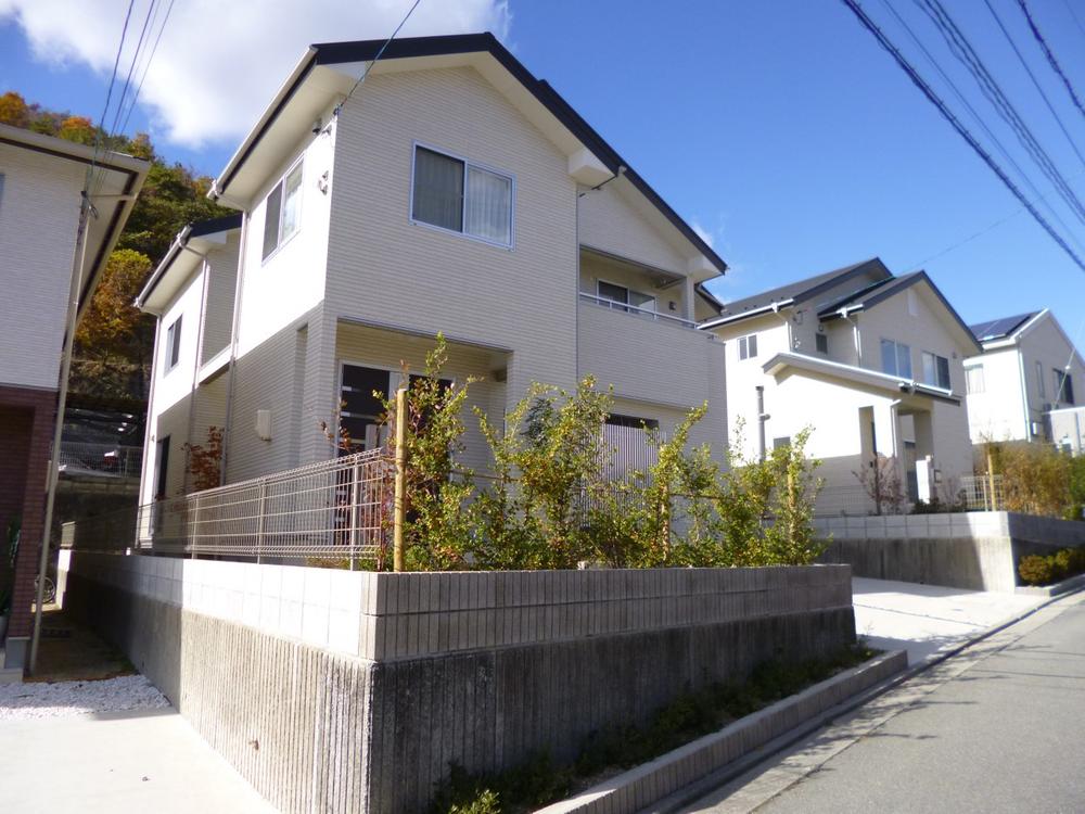 Local appearance photo. Local (11 May 2013) Shooting