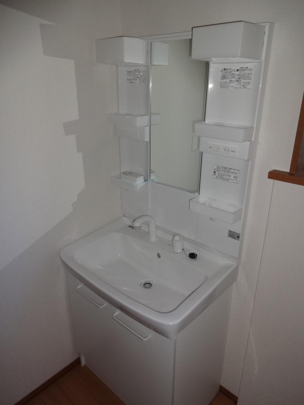 Wash basin, toilet. Indoor (11 May 2013) Shooting