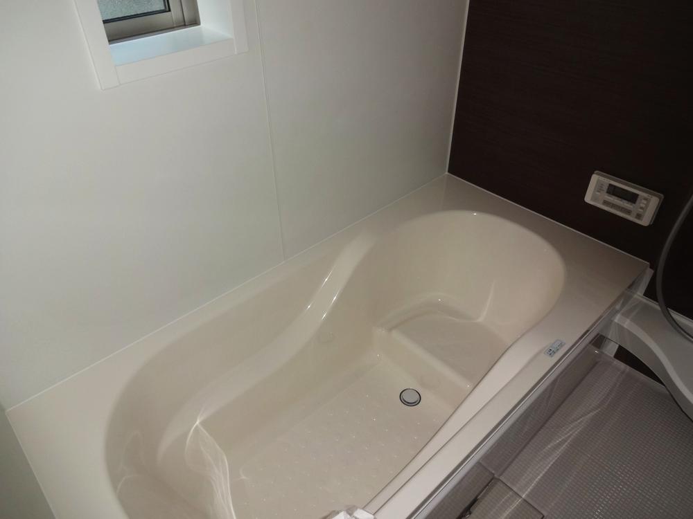 Bathroom. Indoor (11 May 2013) Shooting With bathroom dryer