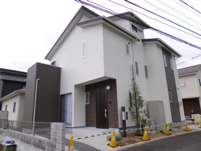 Local appearance photo. Local (11 May 2013) Shooting