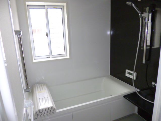 Bathroom. Local (11 May 2013) Shooting