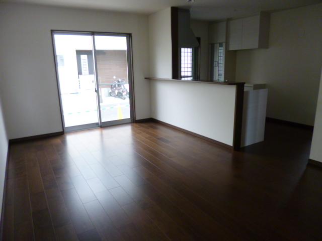 Living. Local (11 May 2013) Shooting