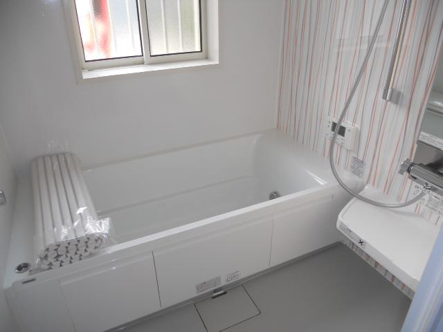 Bathroom. It is the unit bus one tsubo type, You get tired of the day. 