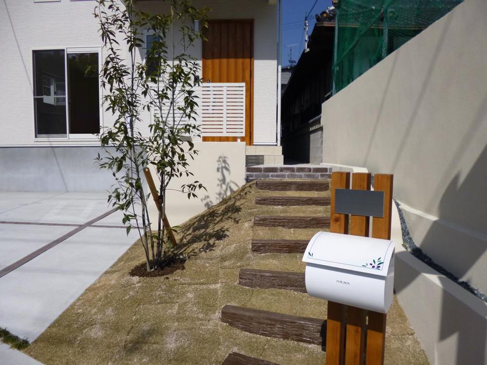 Entrance. (February 2013) Shooting