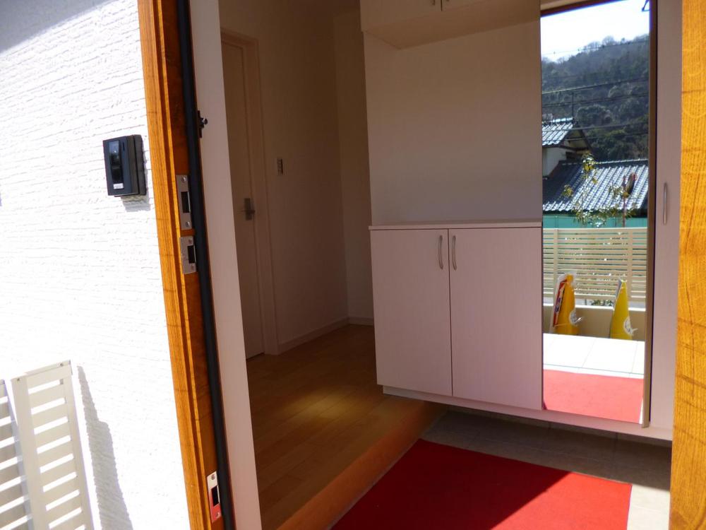 Entrance. (February 2013) Shooting