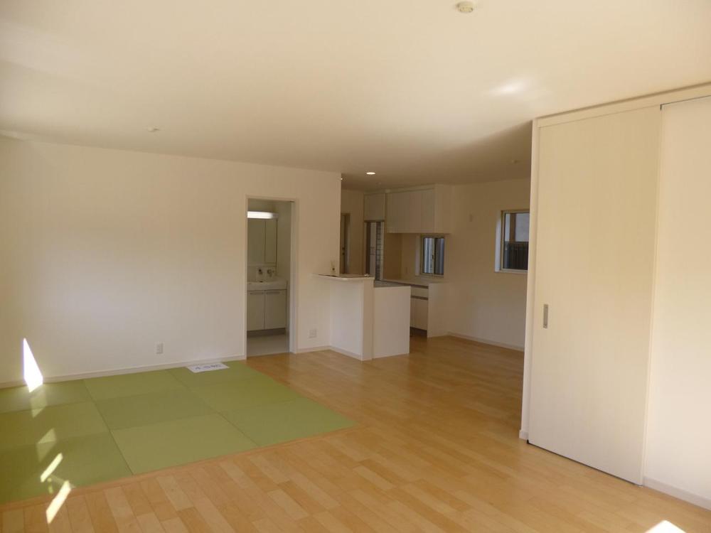 Living. (February 2013) Shooting