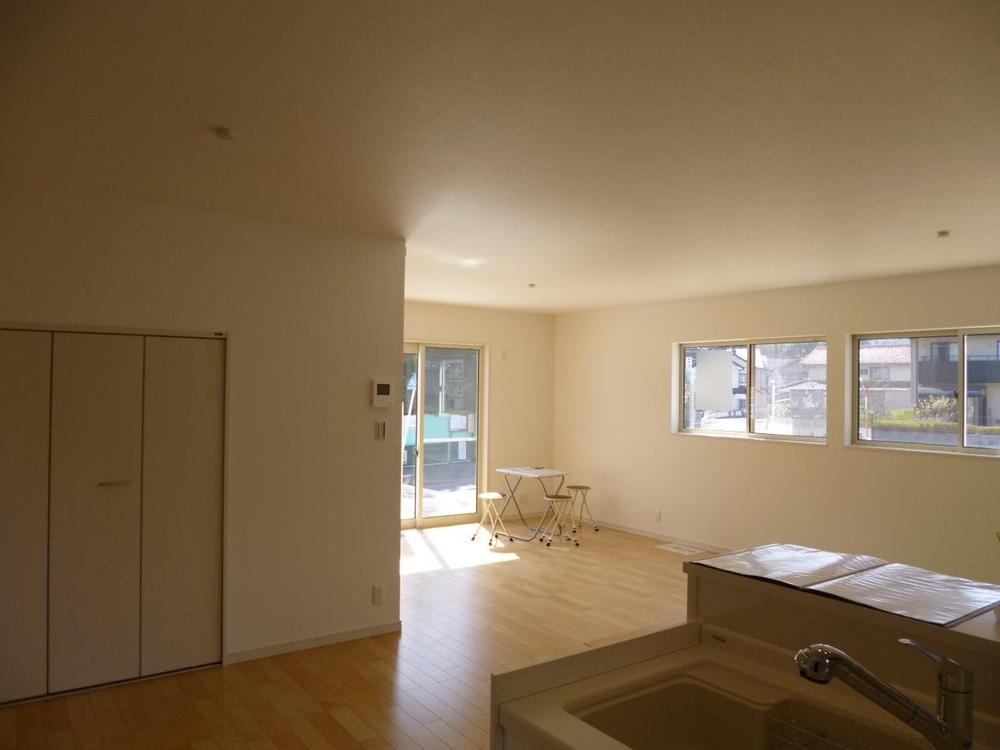 Living. (February 2013) Shooting