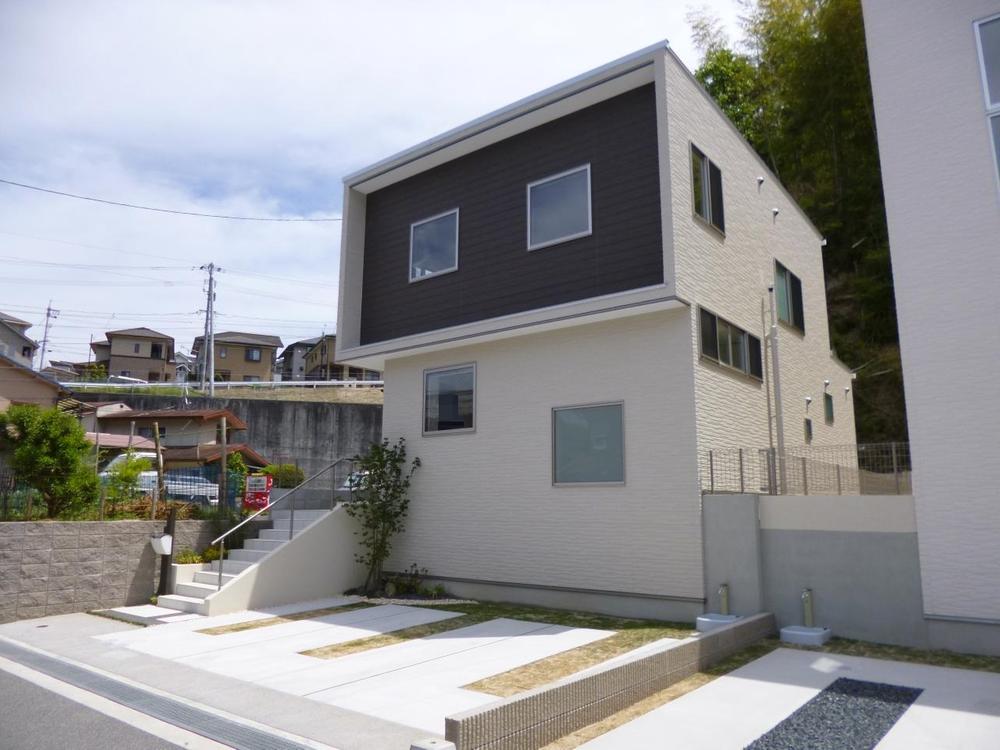 Local appearance photo. Local (10 May 2013) Shooting