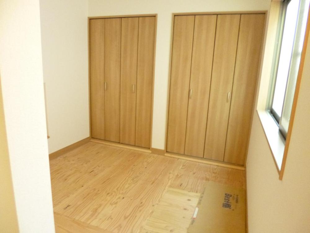 Non-living room. (March 2013) Shooting