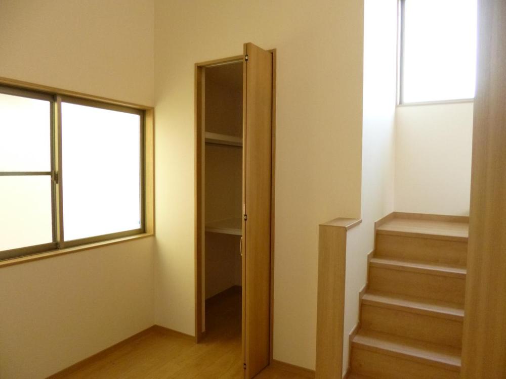 Non-living room. (March 2013) Shooting