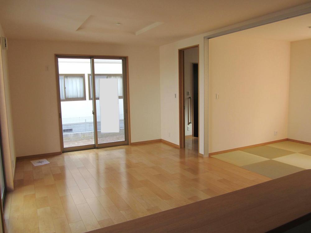 Living. Indoor (10 May 2013) Shooting The view from the kitchen