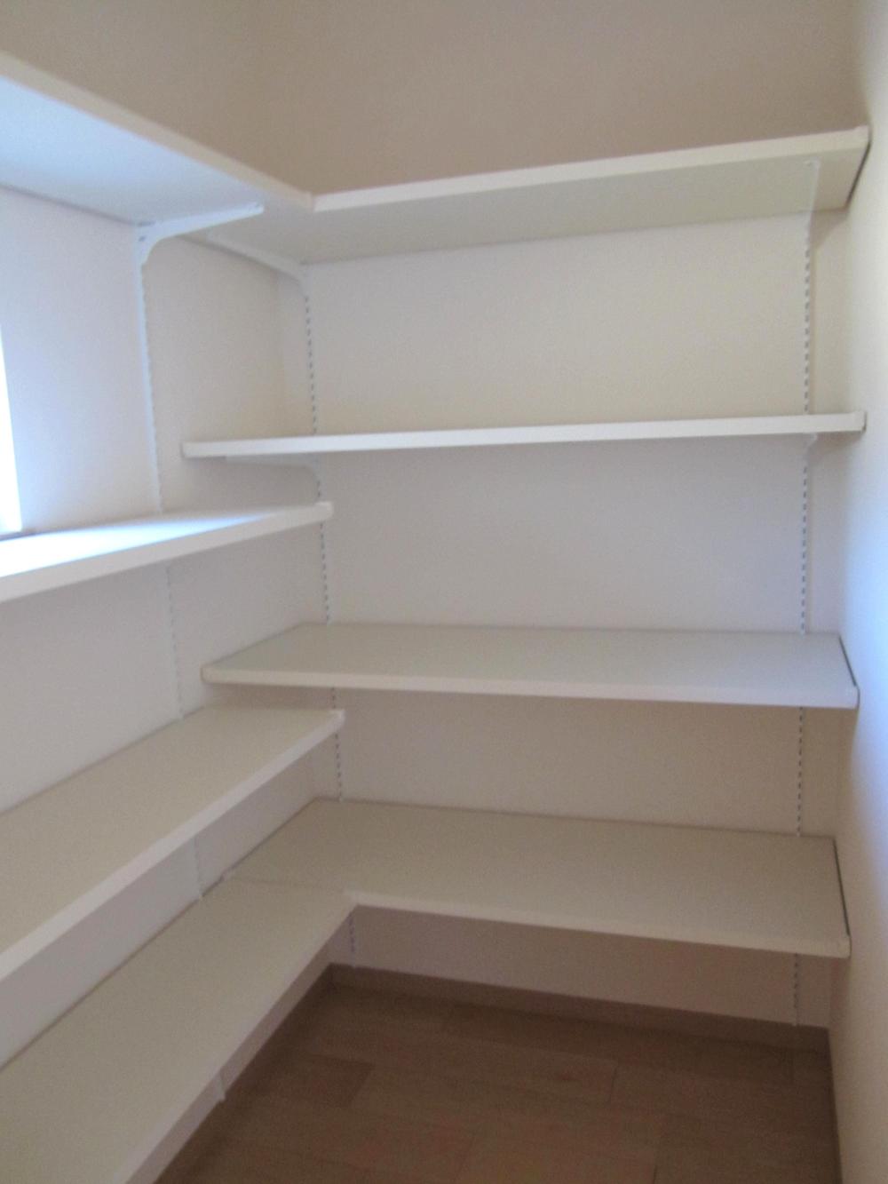 Kitchen. Indoor (10 May 2013) Shooting