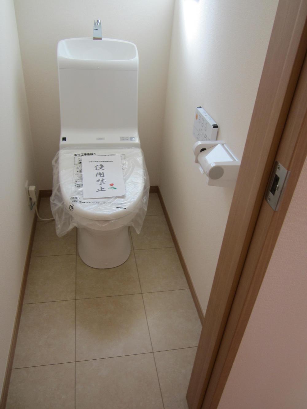 Toilet. Indoor (10 May 2013) Shooting