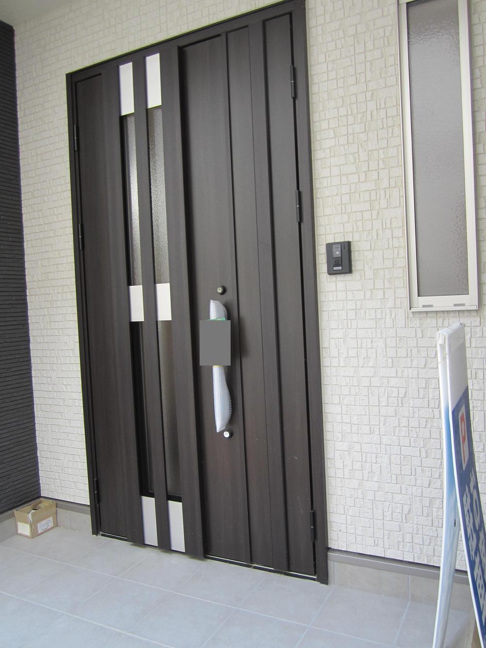 Entrance. Local (10 May 2013) Shooting