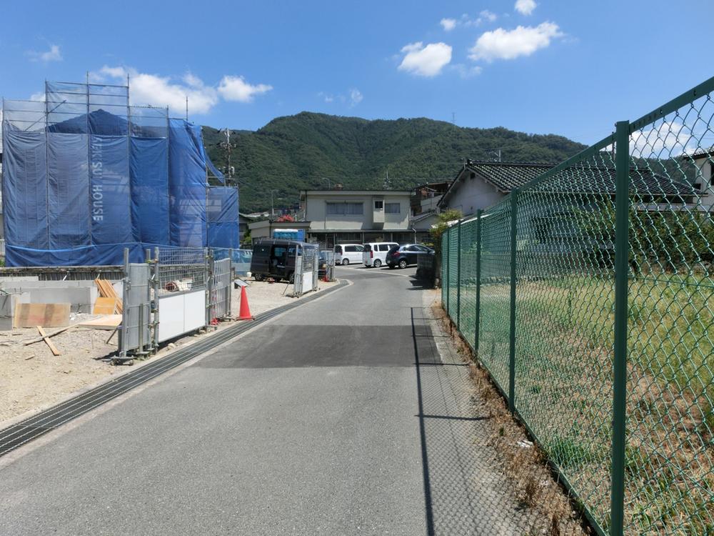 Local photos, including front road. Local (August 2013) Shooting