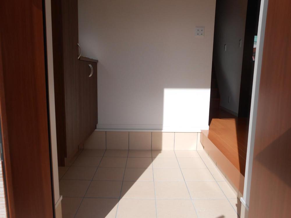 Entrance. Local (11 May 2013) Shooting