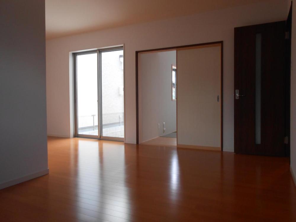 Living. Local (11 May 2013) Shooting