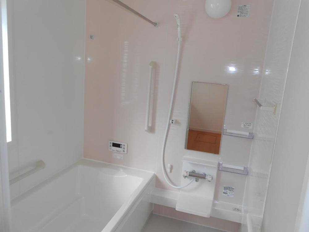 Bathroom. Local (11 May 2013) Shooting