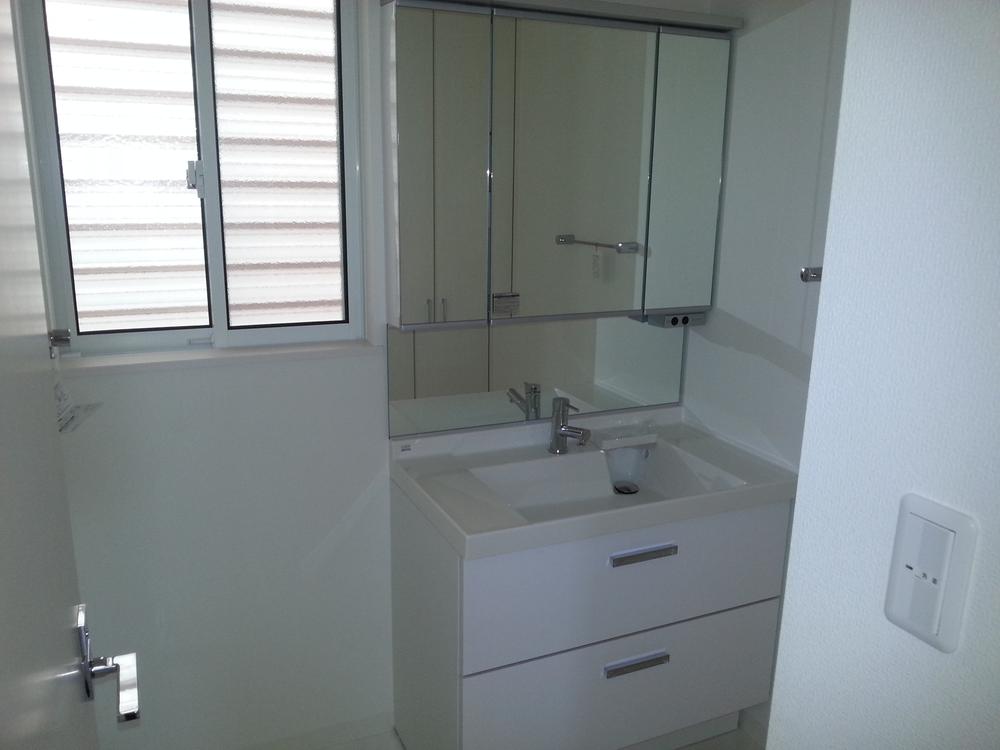 Wash basin, toilet. Local (July 2013) Shooting