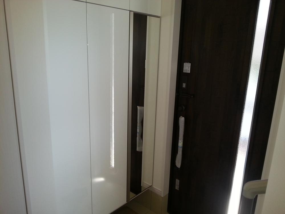 Entrance. Local (July 2013) Shooting