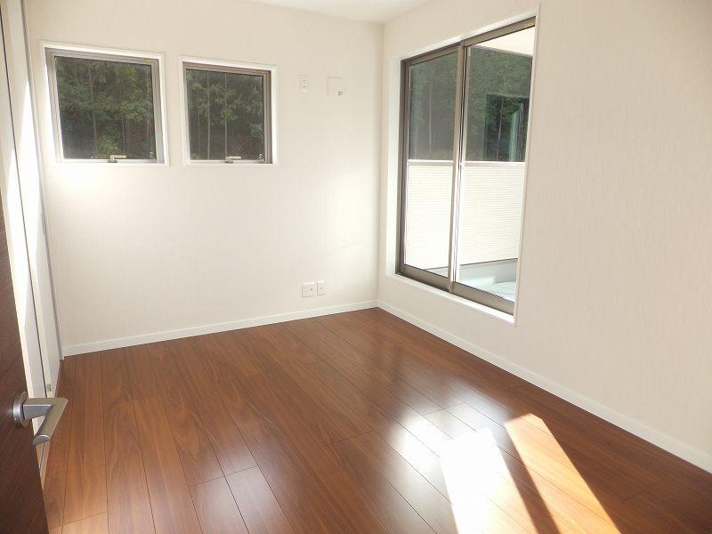 Non-living room. Indoor (12 May 2013) Shooting