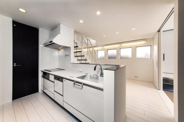 Kitchen.   Face-to-face kitchen