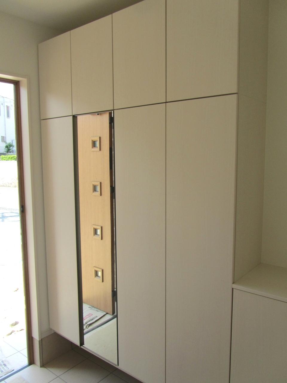 Entrance. Entrance shoes BOX