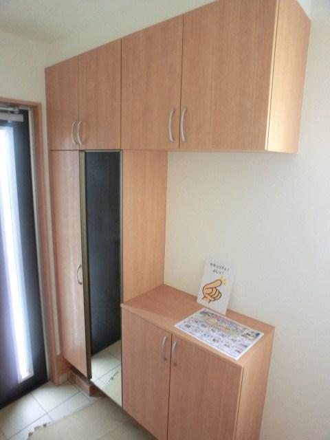 Entrance. Room (August 2013) Shooting