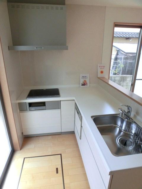 Kitchen. Room (August 2013) Shooting