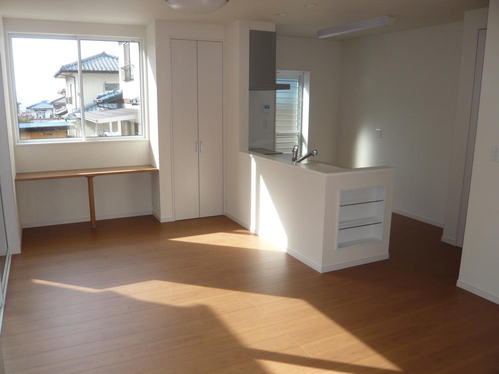 Living. Indoor (January 2032) Shooting