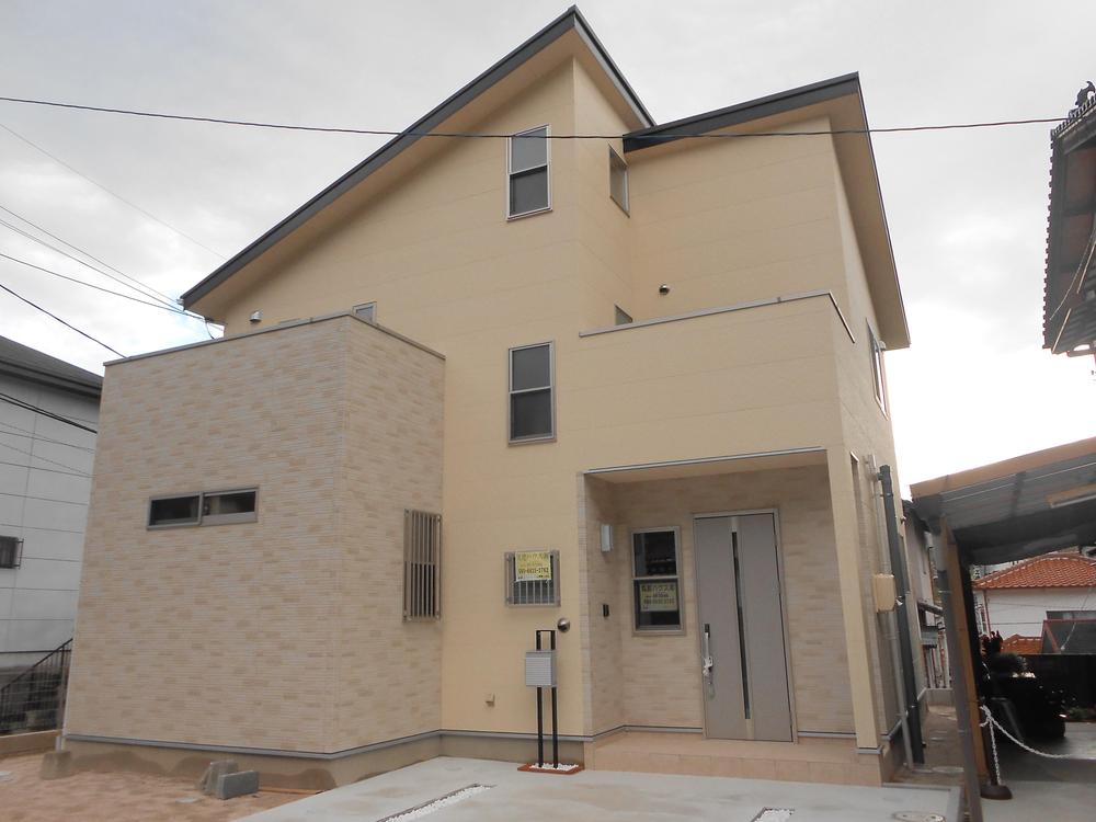 Local appearance photo. Local (11 May 2013) Shooting